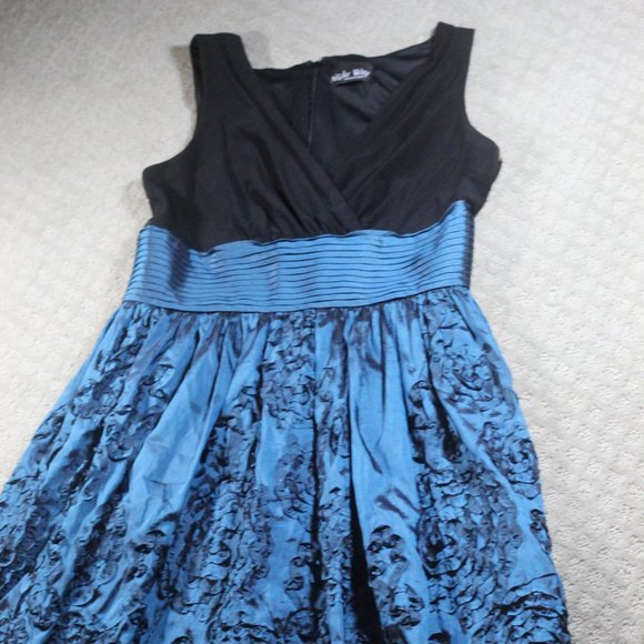Night Way Collections Black and Shimmering Teal Formal Dress - Picture 1 of 4